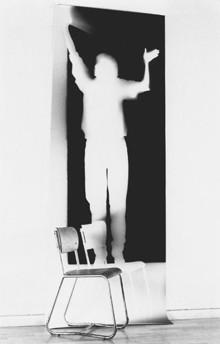 Floris M. Neusss: Den eigenen Schatten aufhngen, Fotogramm-Installation, 1983