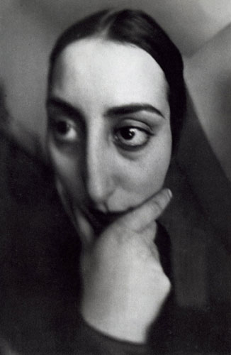 André Kertész: Verzerrtes Porträt, Paris 1927