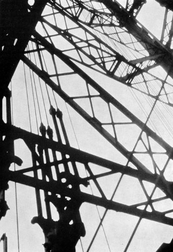 Germaine Krull: Eisenkonstruktion, o.J. [um 1928]